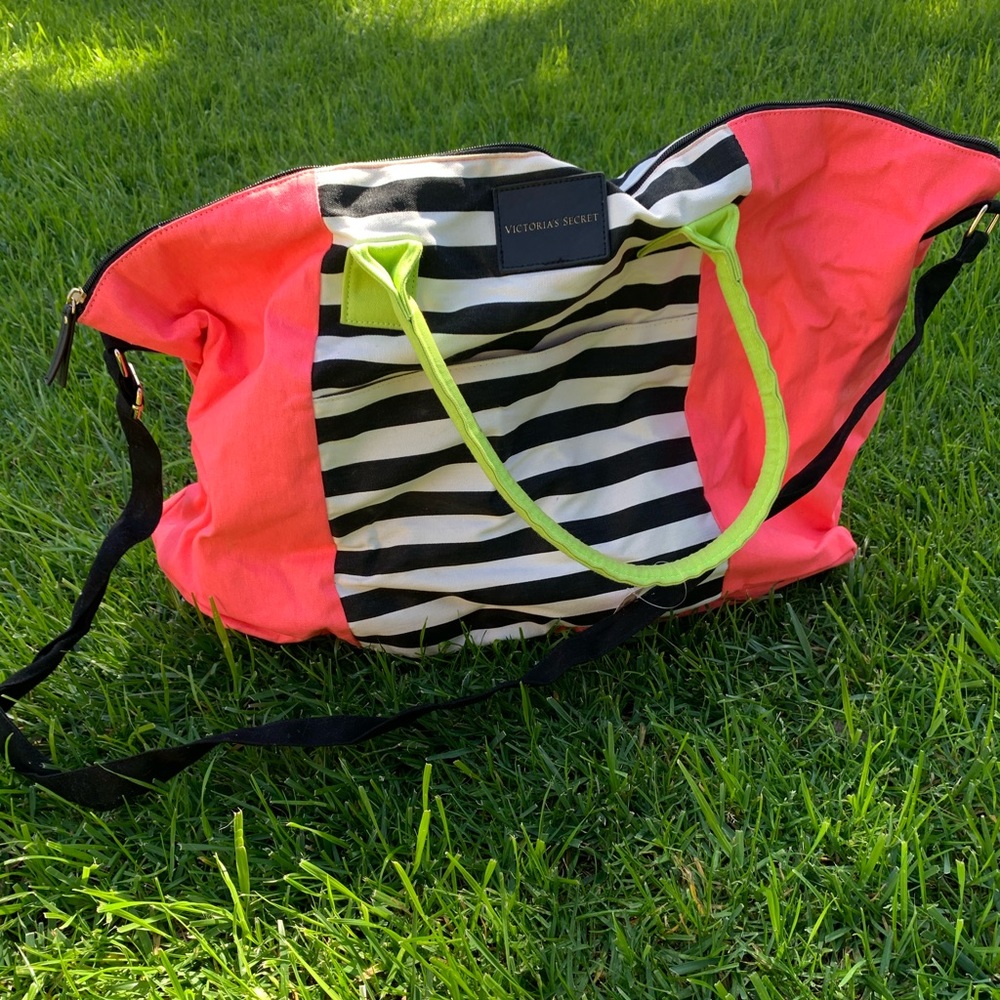 Victoria secret weekender duffel bag